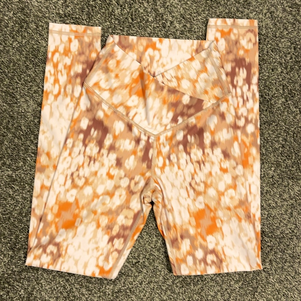 Soft patterned yoga pants